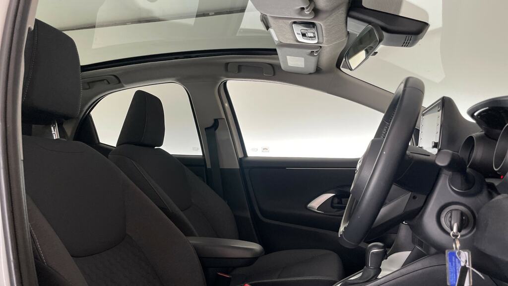 Toyota Yaris Cdx 5-Door Silver #10