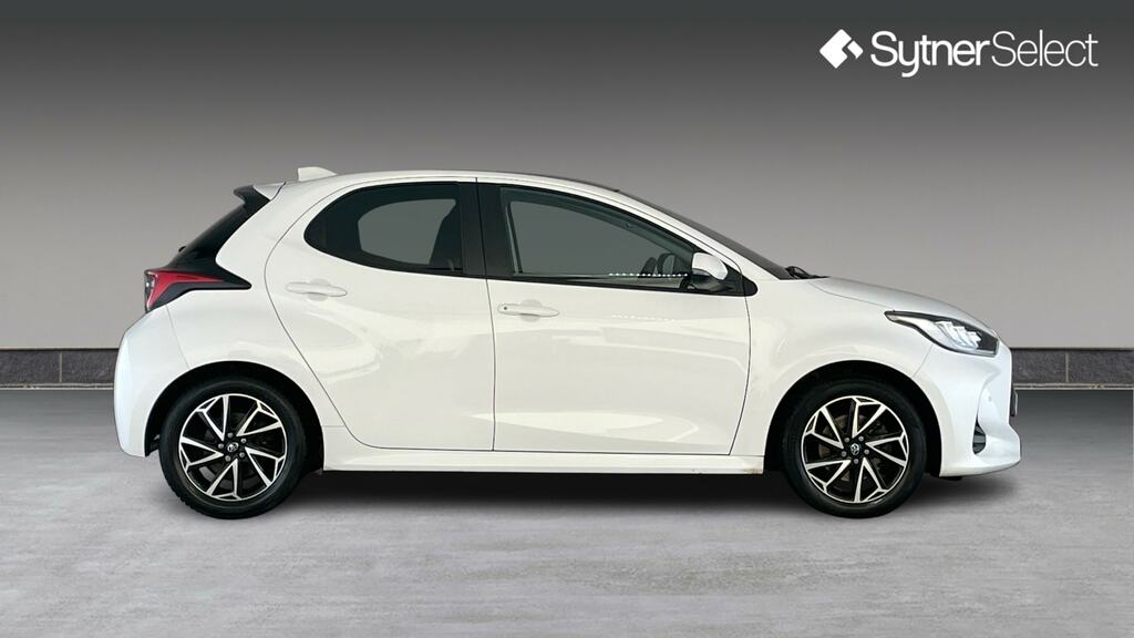 Toyota Yaris Cdx 5-Door Silver #3
