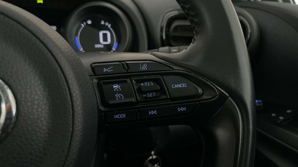 Toyota Yaris Cdx 5-Door Silver #18