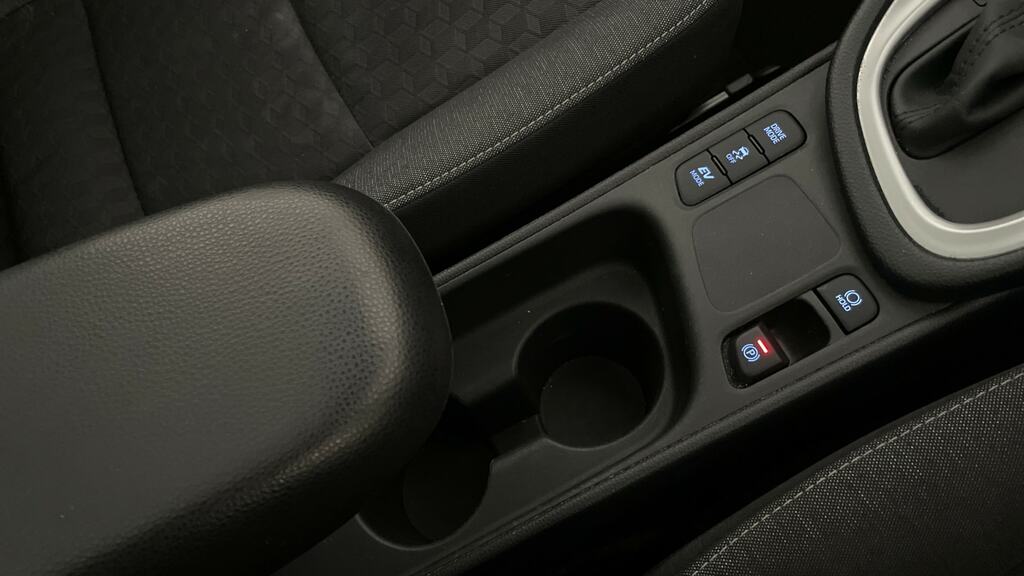 Toyota Yaris Cdx 5-Door Silver #19