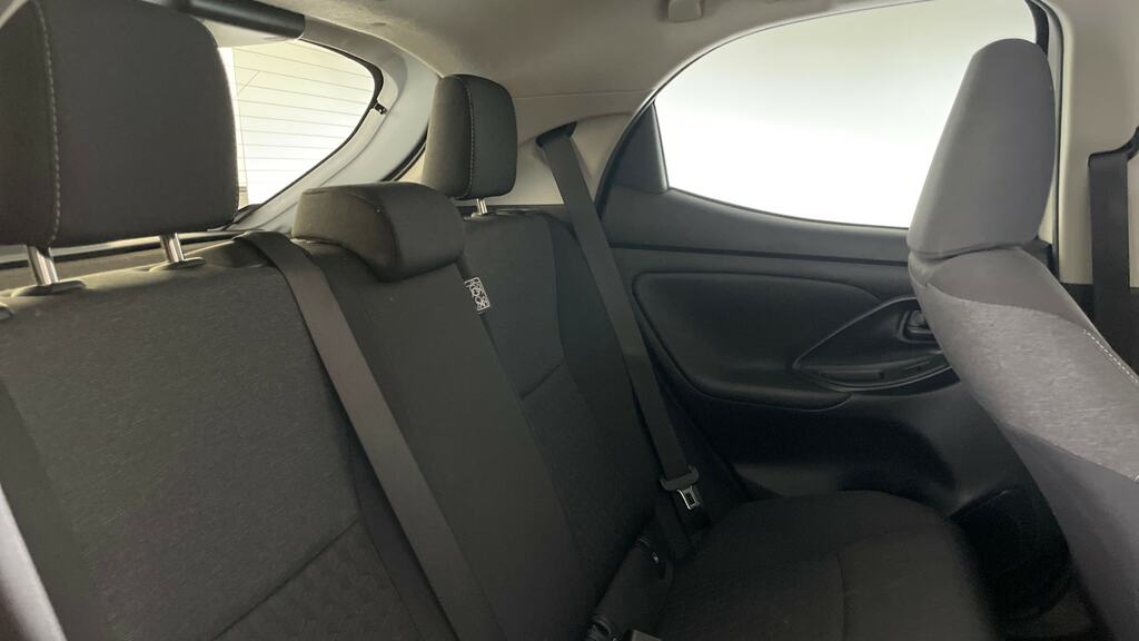 Toyota Yaris Cdx 5-Door Silver #12