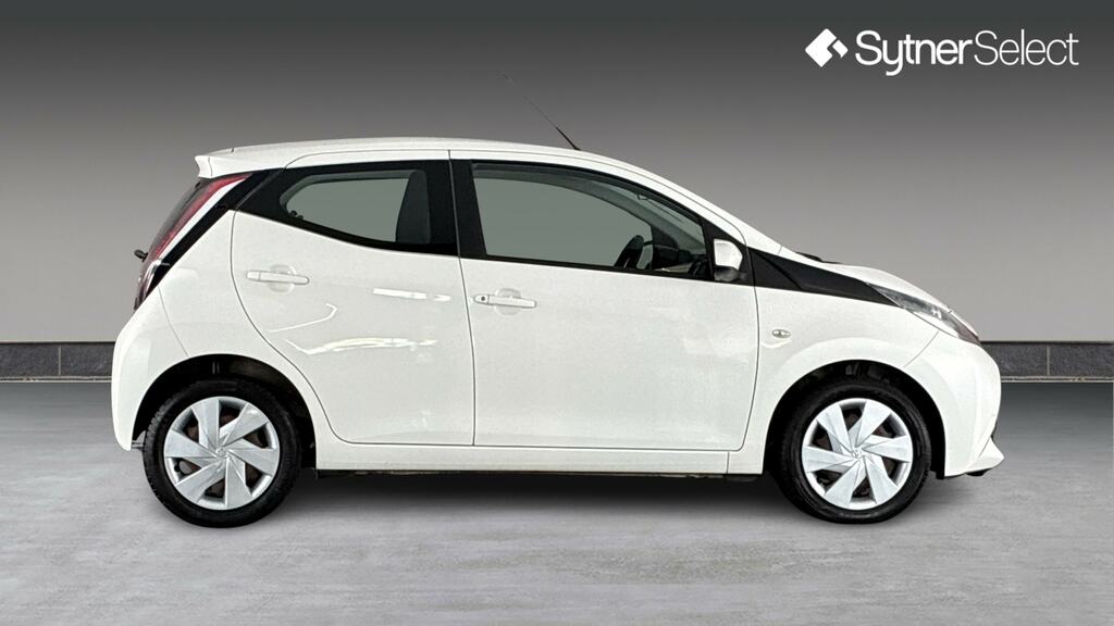 Toyota Aygo 1.0 Vvt-i X-play FD17XGG White #3