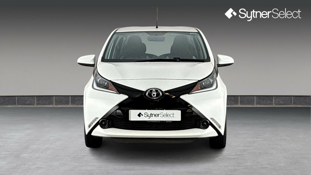 Toyota Aygo 1.0 Vvt-i X-play FD17XGG White #4