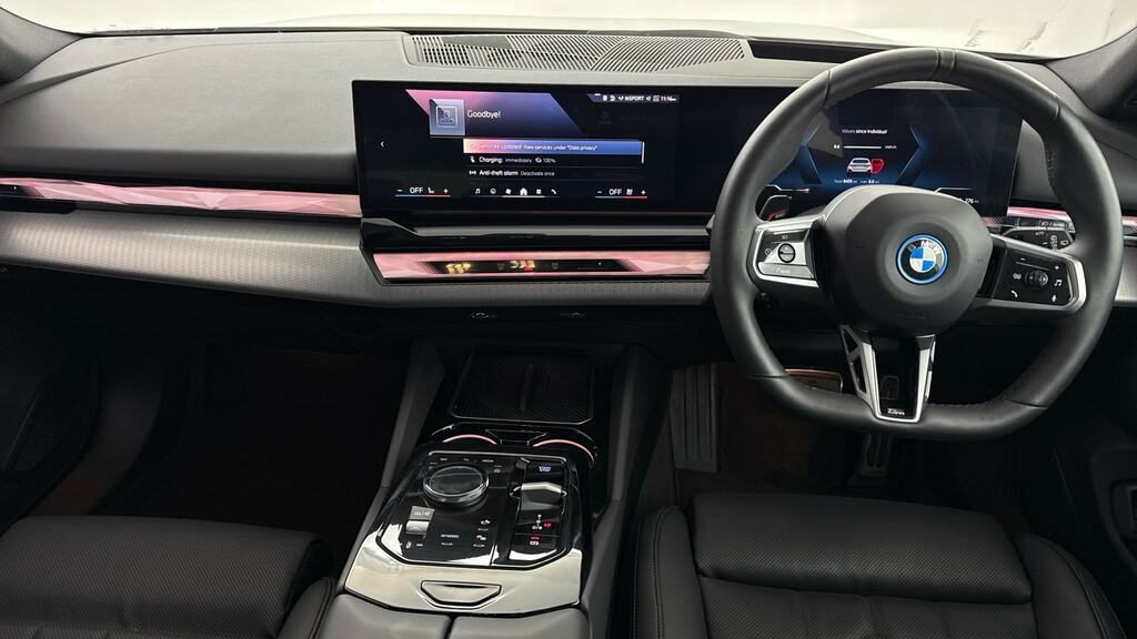 BMW i5 250Kw Edr40 M Sport Pro 84Kwh Techcomf YH25WZR White #4
