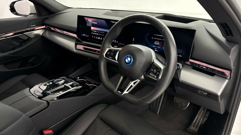 BMW i5 250Kw Edr40 M Sport Pro 84Kwh Techcomf YH25WZR White #6