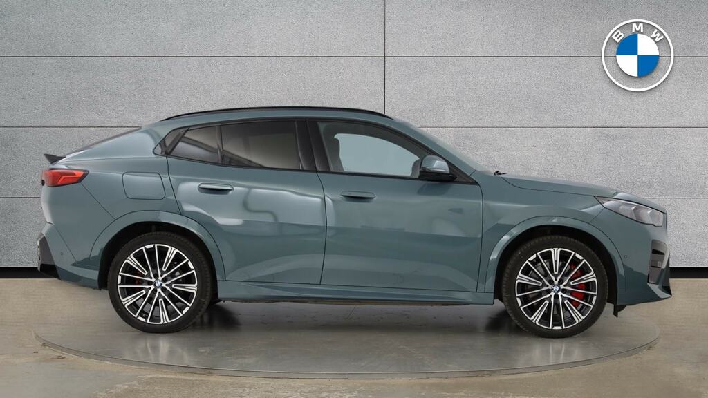 BMW iX2 150Kw Edrive20 M Sport 65Kwh Techpro YG75TPO Green #3