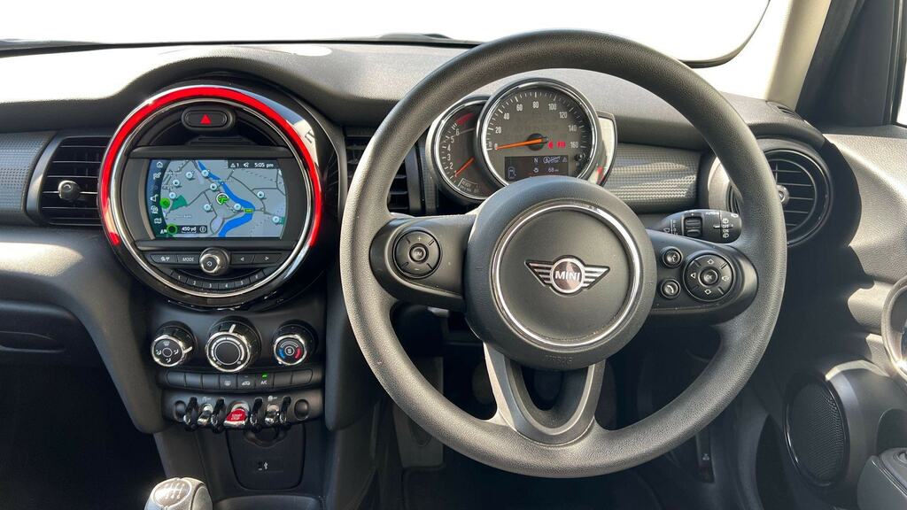 Mini Hatch 1.5 Cooper Classic II Nav Pack FE20YNY Red #5
