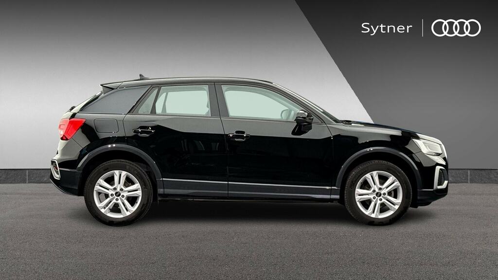 Audi Q2 30 Tfsi Sport SH73LXE Black #4