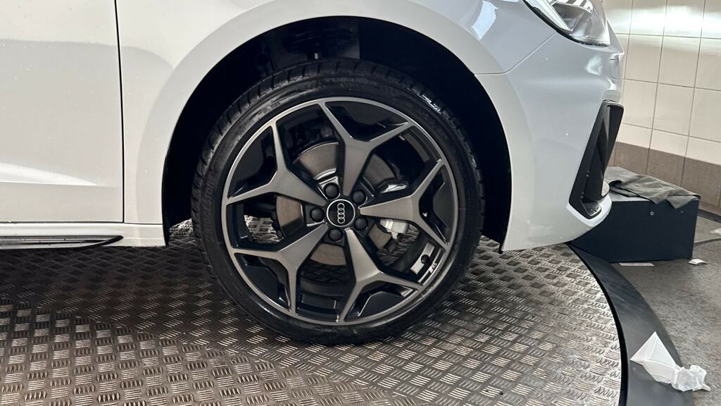 Audi A1 35 Tfsi Black Edition S Tronic Tech Pack Pro FP26UFV White #5