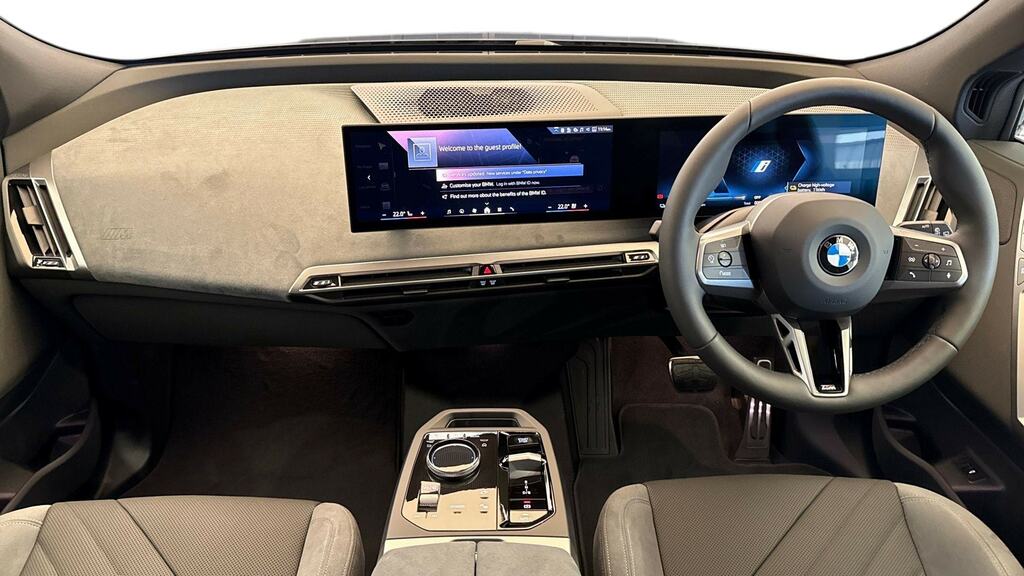 BMW iX 400Kw Xdrive60 M Sport 112Kwh Skylounge CF26NCD Blue #4