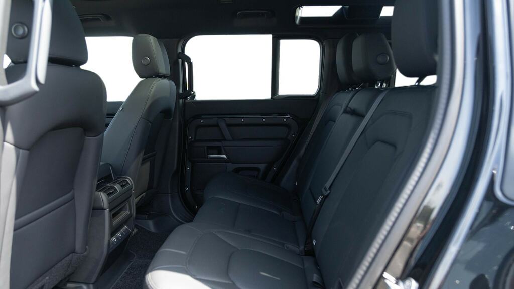 Land Rover Defender 110 3.0 D250 X-dynamic Se 110 YK25FPT Black #4