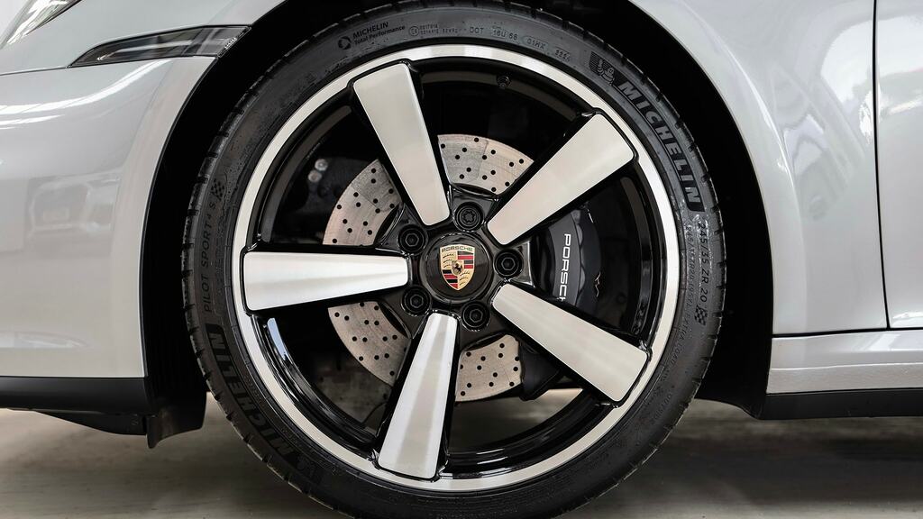 Porsche 911 2dr Pdk Silver #4