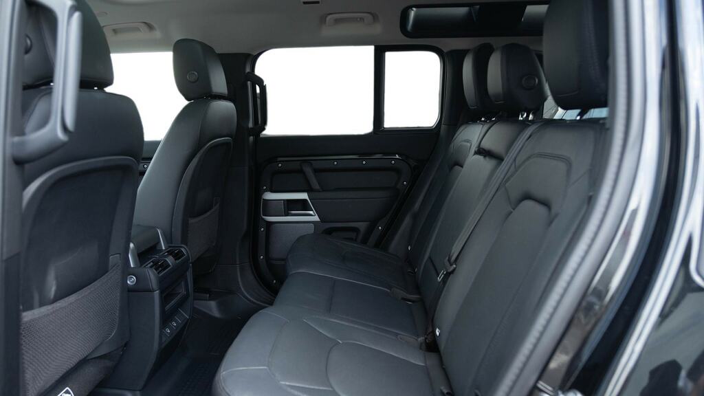 Land Rover Defender 110 3.0 D250 Xs Edition 110 YS24FYR Black #4