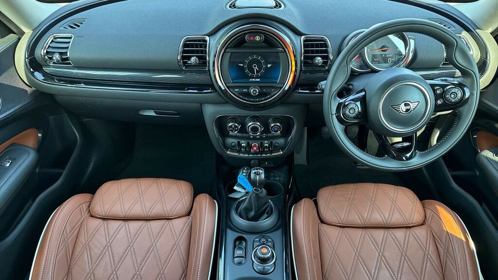 Mini Clubman 1.5 Cooper Exclusive 6Dr VK70JWW Black #4