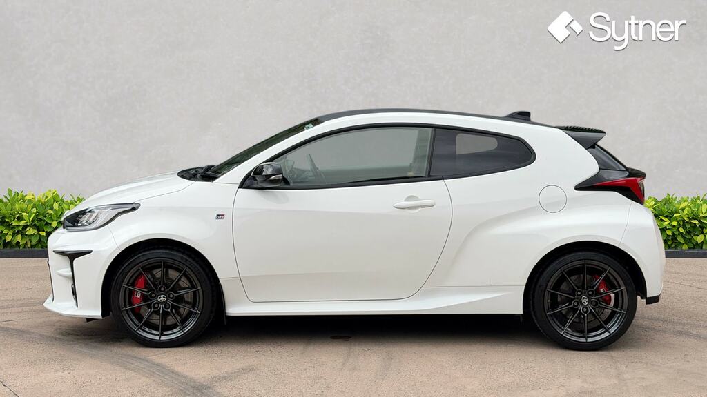 Toyota Yaris 1.6 Awd Circuit Pack CA72FBK White #3