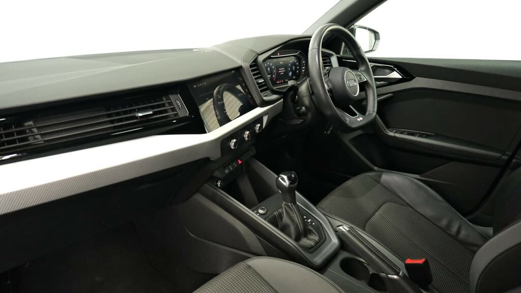 Audi A1 35 Tfsi Black Edition S Tronic YY72LKP Silver #2