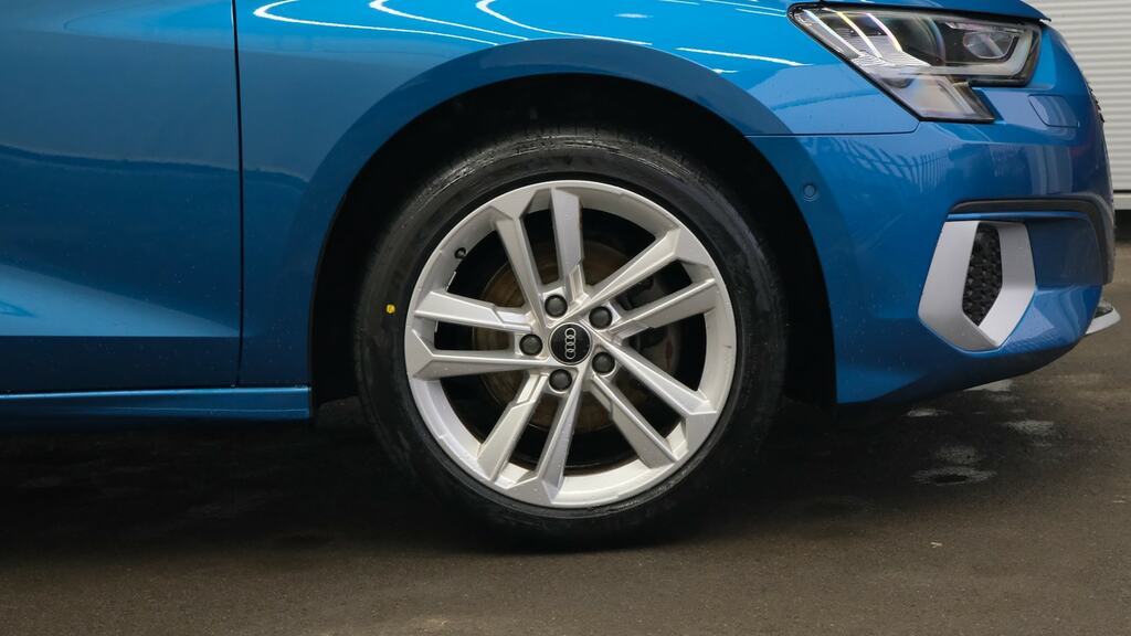 Audi A3 35 Tfsi Sport Comfortsound YL22OLM Blue #5