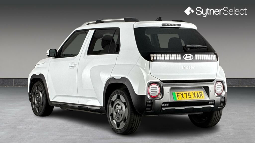 Hyundai Inster 85Kw Cross 49Kwh FX75XAR White #2