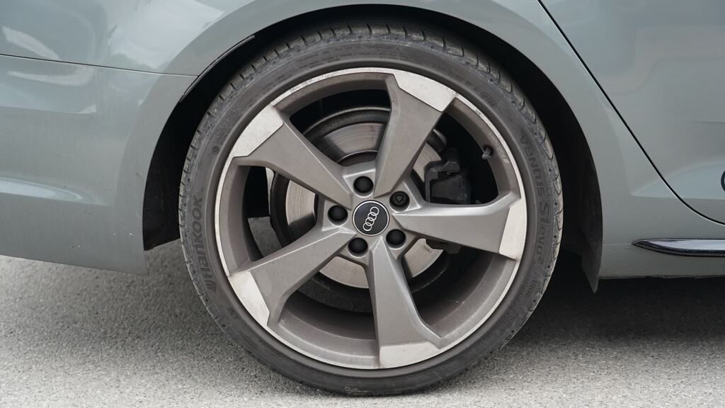 Audi A4 Avant 35 Tfsi Black Edition Grey #5