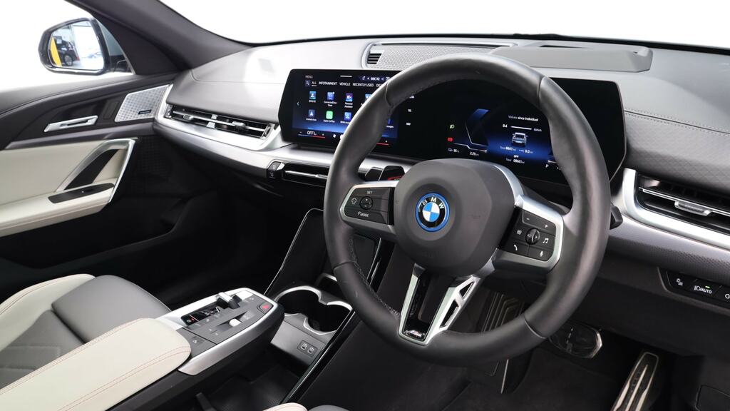 BMW iX2 150Kw Edrive20 M Sport 65Kwh Tech YG75RFY Green #6