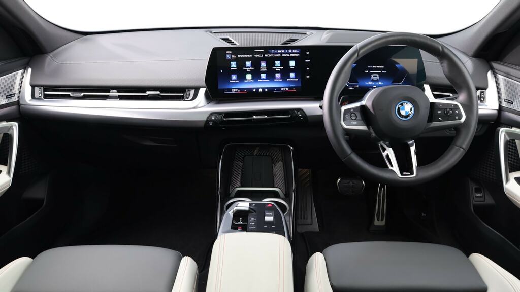 BMW iX2 150Kw Edrive20 M Sport 65Kwh Tech YG75RFY Green #4