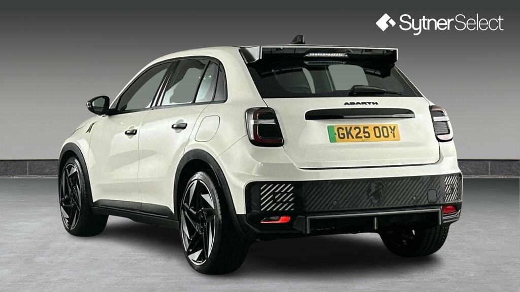 Abarth 600e 175Kw 54Kwh White #2