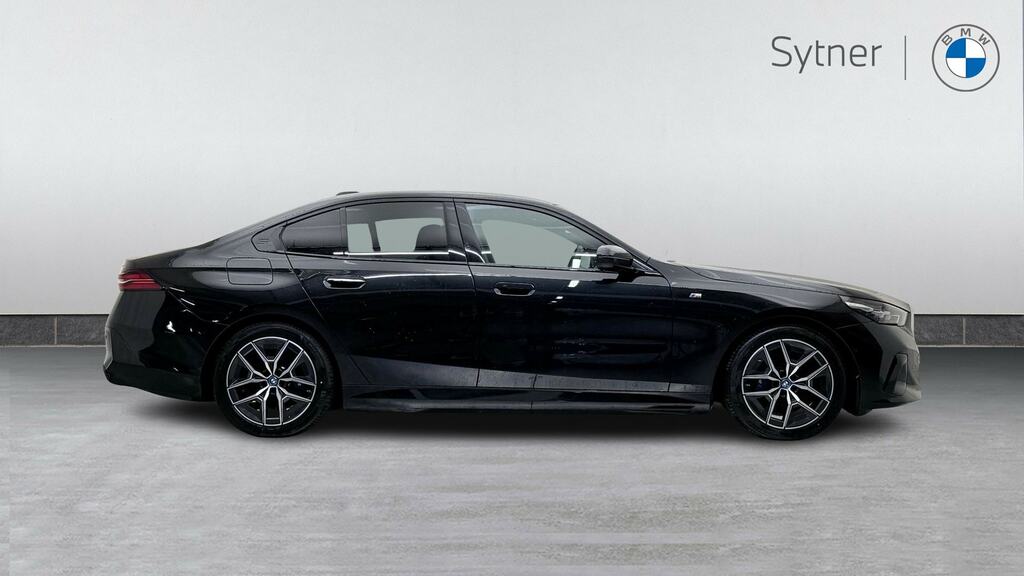 BMW i5 250Kw Edrive40 M Sport 84Kwh Black #3