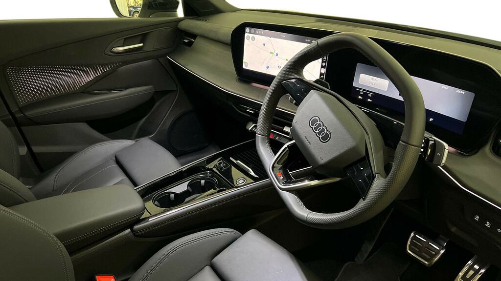 Audi Q3 1.5 E-hybrid Launch Edition S Tronic KM75NWA White #6