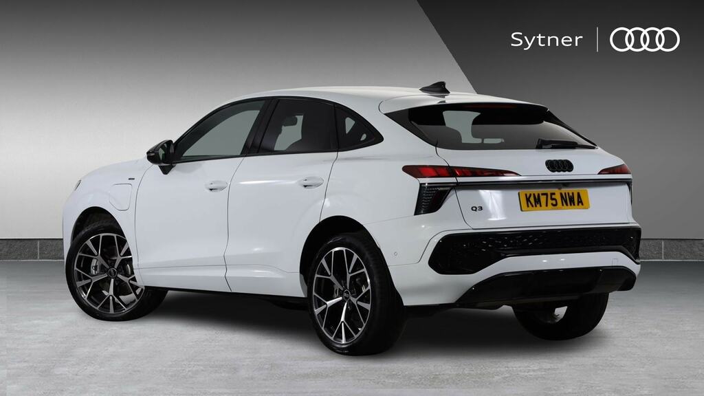 Audi Q3 1.5 E-hybrid Launch Edition S Tronic KM75NWA White #3