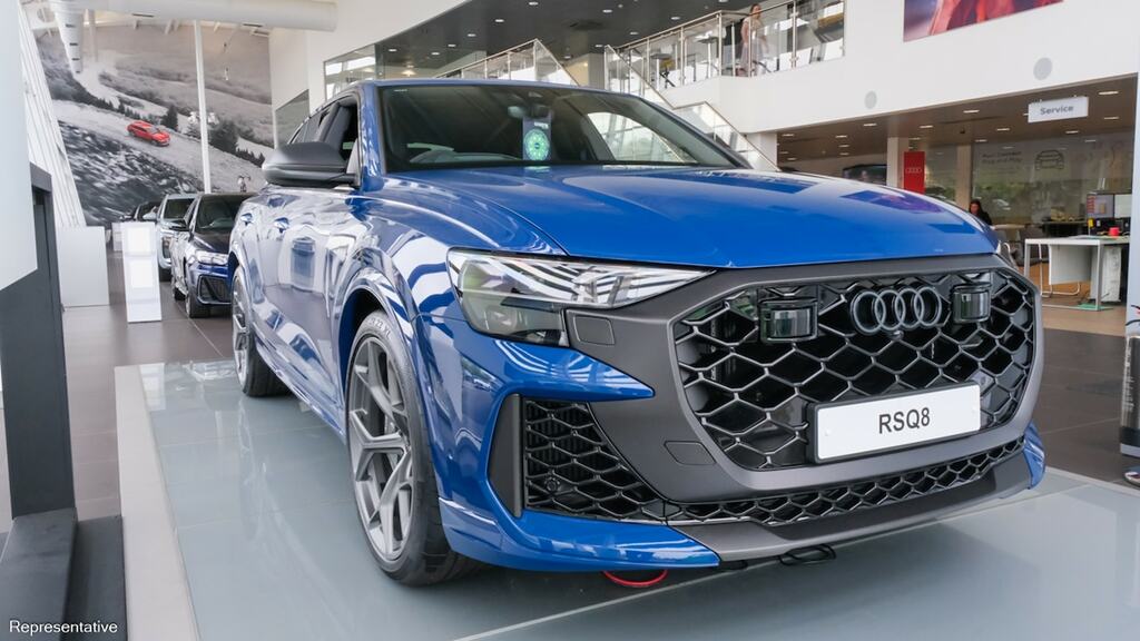 Audi RSQ8 Tfsi 640 Quattro Perform Carbon Black Tiptron Blue