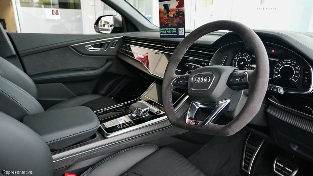Audi RSQ8 Tfsi 640 Quattro Perform Carbon Black Tiptron Blue #5