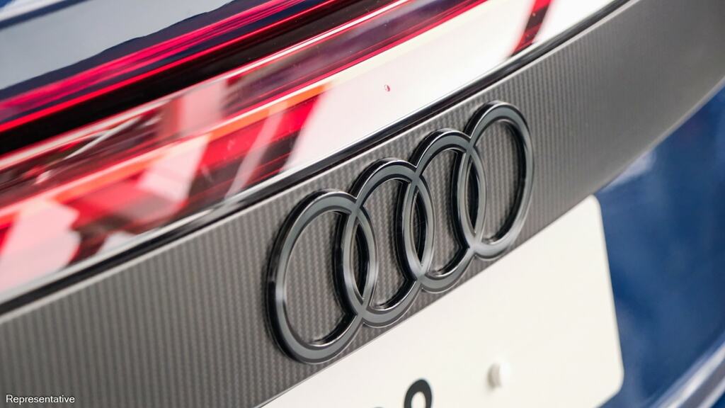 Audi RSQ8 Tfsi 640 Quattro Perform Carbon Black Tiptron Blue #6