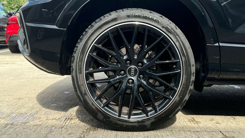Audi Q2 30 Tfsi 116 Black Edition Tech YF75JYE Black #5