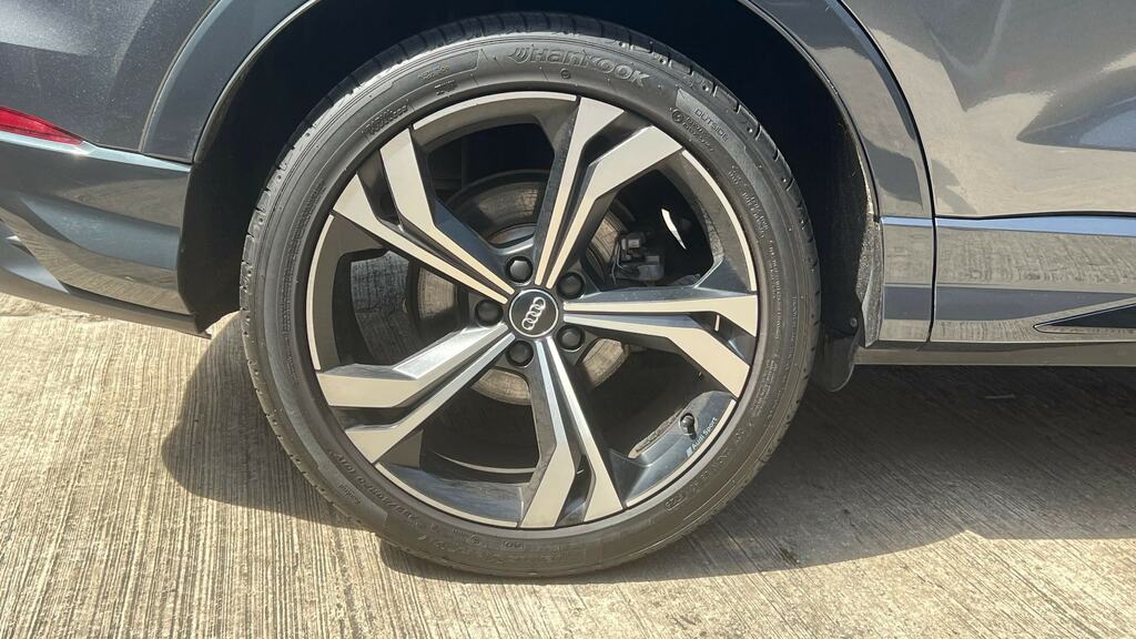 Audi Q3 35 Tdi Edition 1 S Tronic Comfortsound Pack YC70OUM Grey #5