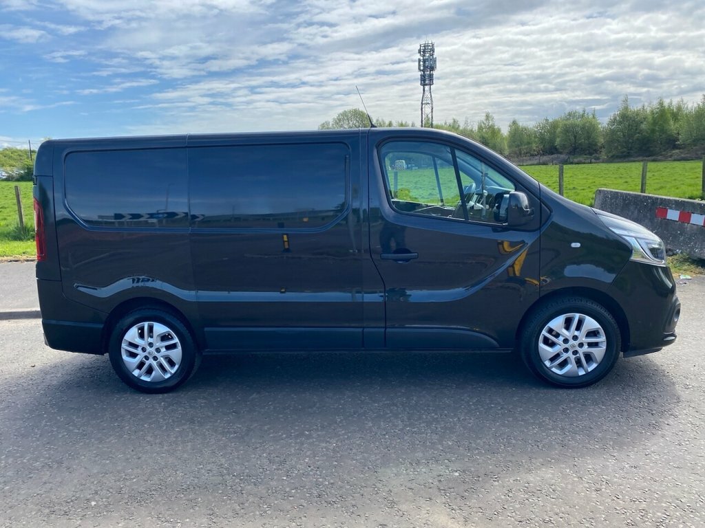 Renault Trafic 2L Sport AJ69AVW Black #2