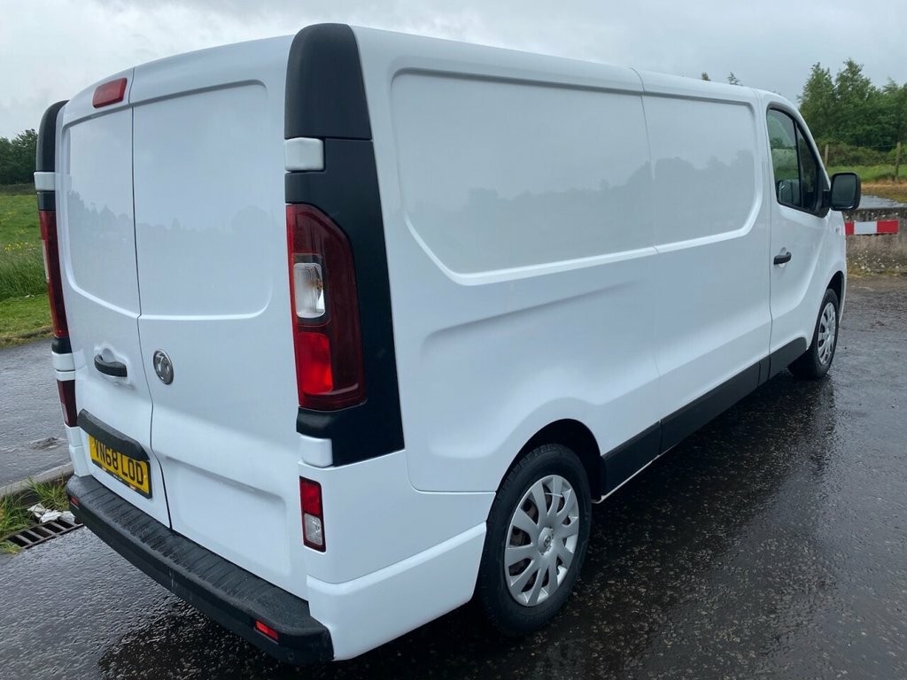Vauxhall Vivaro 1.6L Sportive VN68LOD White #3