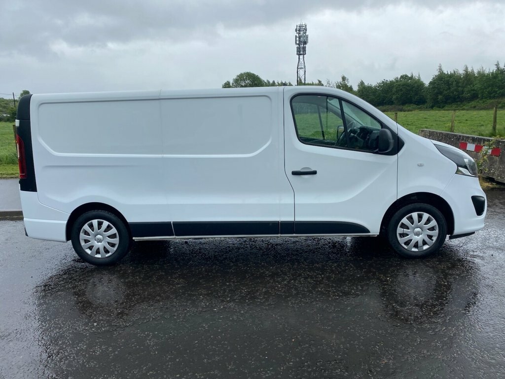 Vauxhall Vivaro 1.6L Sportive VN68LOD White #2