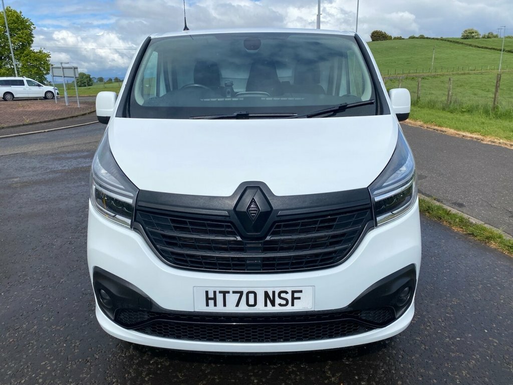 Renault Trafic 2L Black Edition White #6