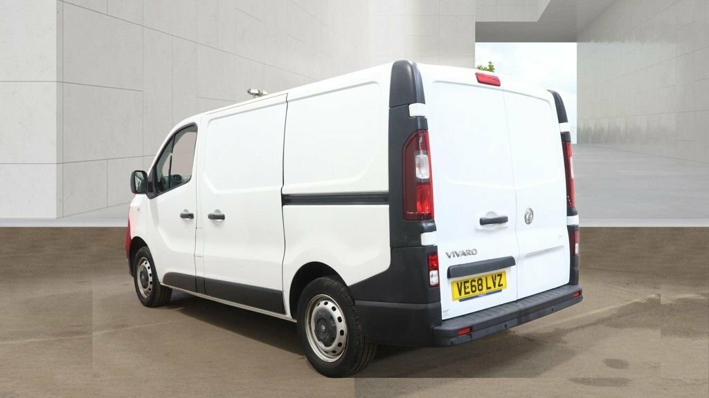Vauxhall Vivaro Mpv VE68LVZ White #2