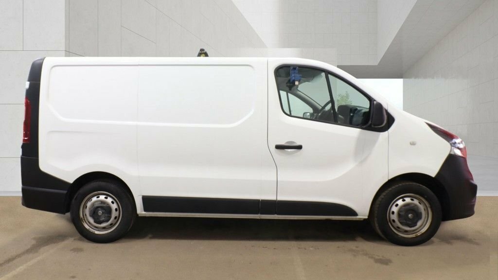 Vauxhall Vivaro Mpv VE68LVZ White #4