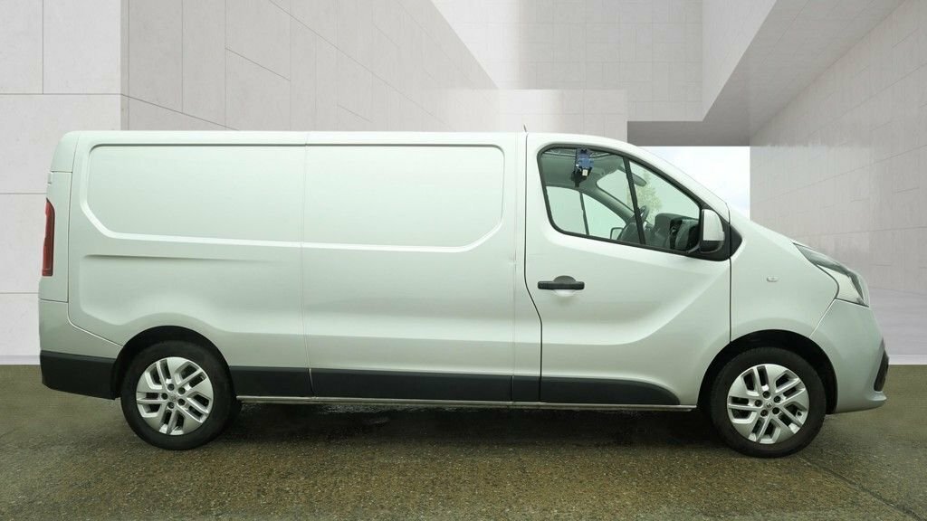 Renault Trafic 1.6L Sport Nav HK17UDO Silver #4