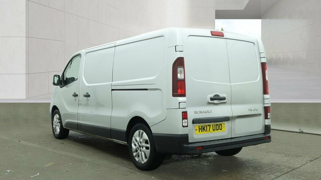Renault Trafic 1.6L Sport Nav HK17UDO Silver #2