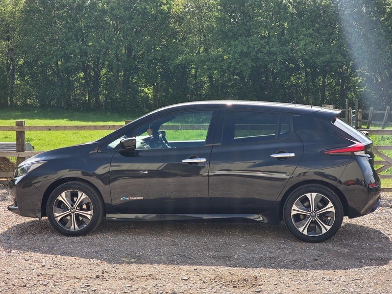 Nissan Leaf Launch Edition DN18LXP Black #2