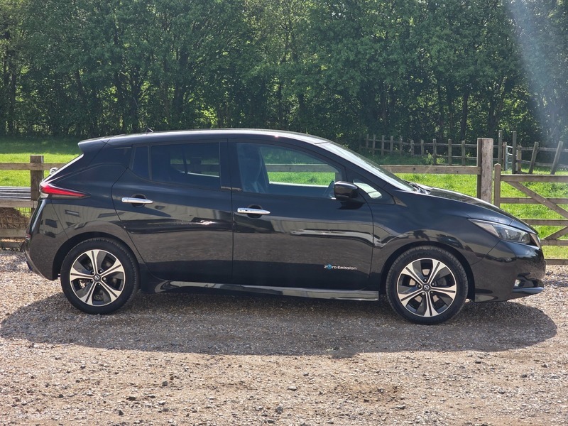 Nissan Leaf Launch Edition DN18LXP Black #6