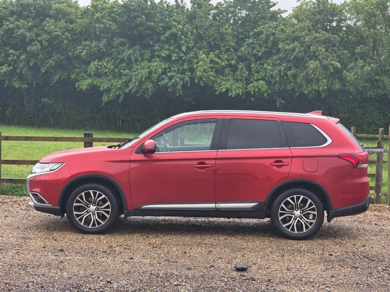Mitsubishi Outlander Di-d 4 Red #2