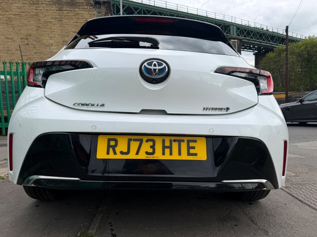 Toyota Corolla 1.8 Hybrid Excel Cvt RJ73HTE White #3