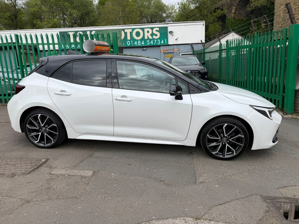 Toyota Corolla 1.8 Hybrid Excel Cvt RJ73HTE White #2