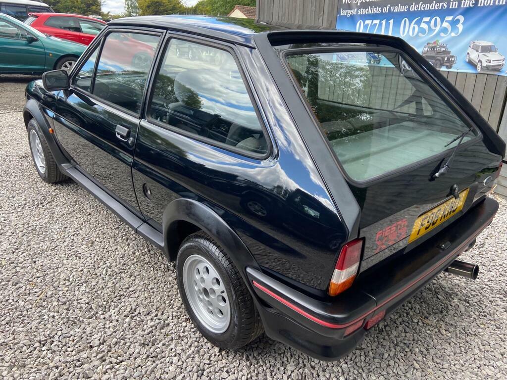 Ford Fiesta Xr2 White #25