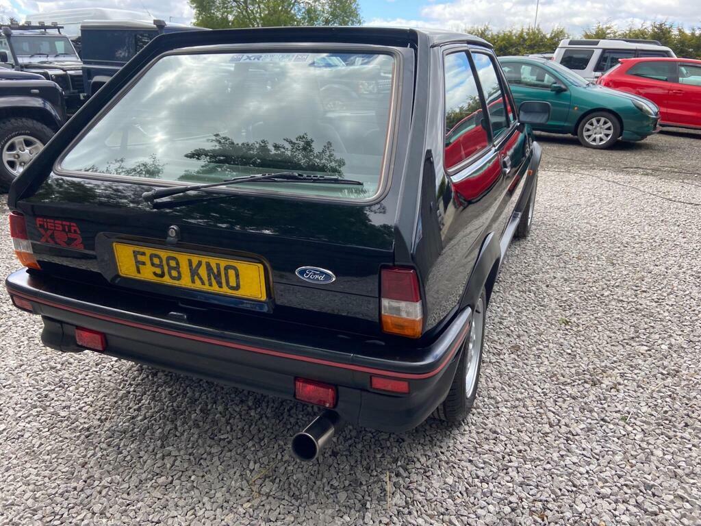 Ford Fiesta Xr2 White #44