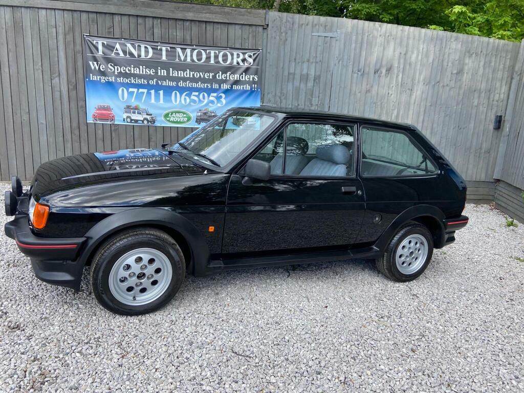 Ford Fiesta Xr2 White #28